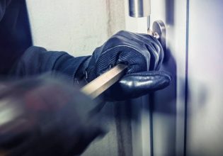 Κρήτη: Συνελήφθη επειδή οδηγούσε χωρίς δίπλωμα – Ήταν τελικά διαρρήκτης που ρήμαζε σπίτια