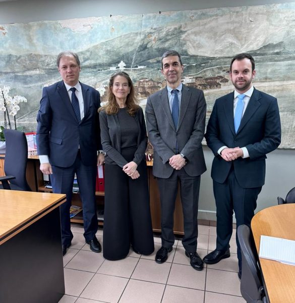 Συνάντηση του δημάρχου Βύρωνα με στελέχη της Βρετανικής Πρεσβείας