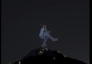 25η Μαρτίου: 250 drones δημιούργησαν ένα φαντασμαγορικό υπερθέαμα στον Αττικό ουρανό