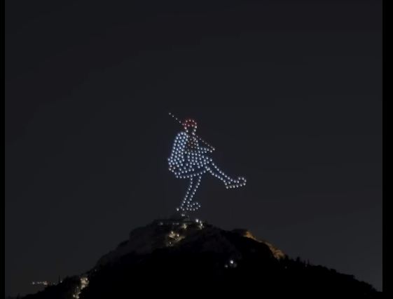 25η Μαρτίου: 250 drones δημιούργησαν ένα φαντασμαγορικό υπερθέαμα στον Αττικό ουρανό