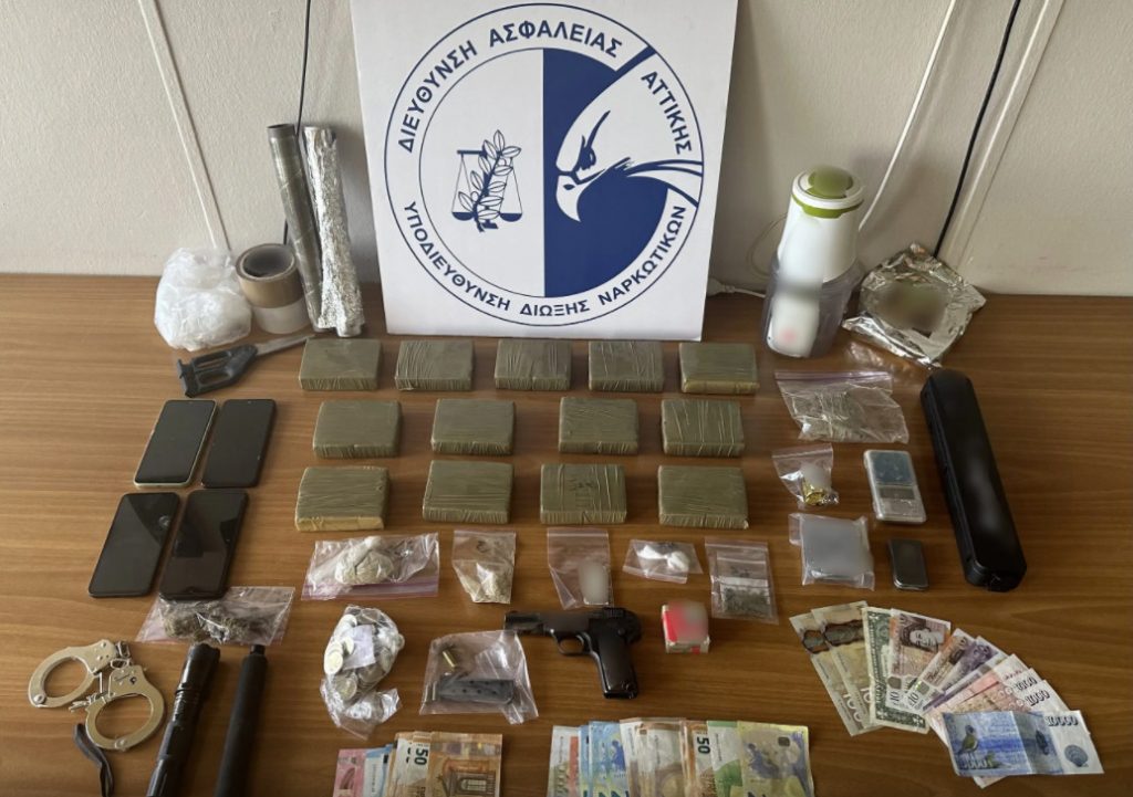 Περιστέρι: Χειροπέδες σε τρία άτομα για διακίνηση ναρκωτικών – Πάνω από τρία κιλά ηρωίνης κατασχέθηκαν