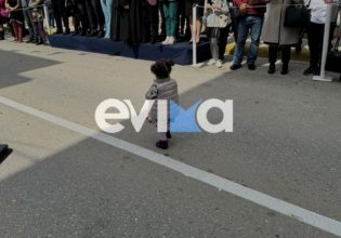 25η Μαρτίου: Η μικρούλα που έκλεψε την παράσταση στην παρέλαση στο Αλιβέρι
