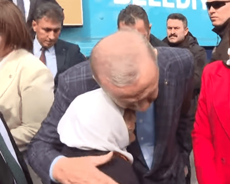Ταγίπ Ερντογάν: Η γιαγιά που συγκίνησε τον Τούρκο πρόεδρο