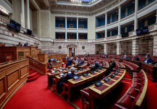 Τέμπη: Τίτλοι τέλους για την Εξεταστική με τις φωνές για συγκάλυψη να πληθαίνουν