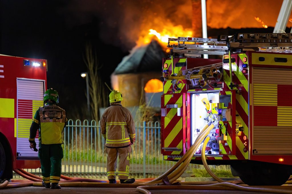 Λονδίνο: Μεγάλη πυρκαγιά σε σπίτι – Έρευνες για αντισημιτικό έγκλημα μίσους