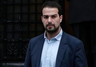 Τέμπη: «Σήμερα πέφτει και επίσημα το πέπλο συγκάλυψης», λέει ο Σακελλαρίδης