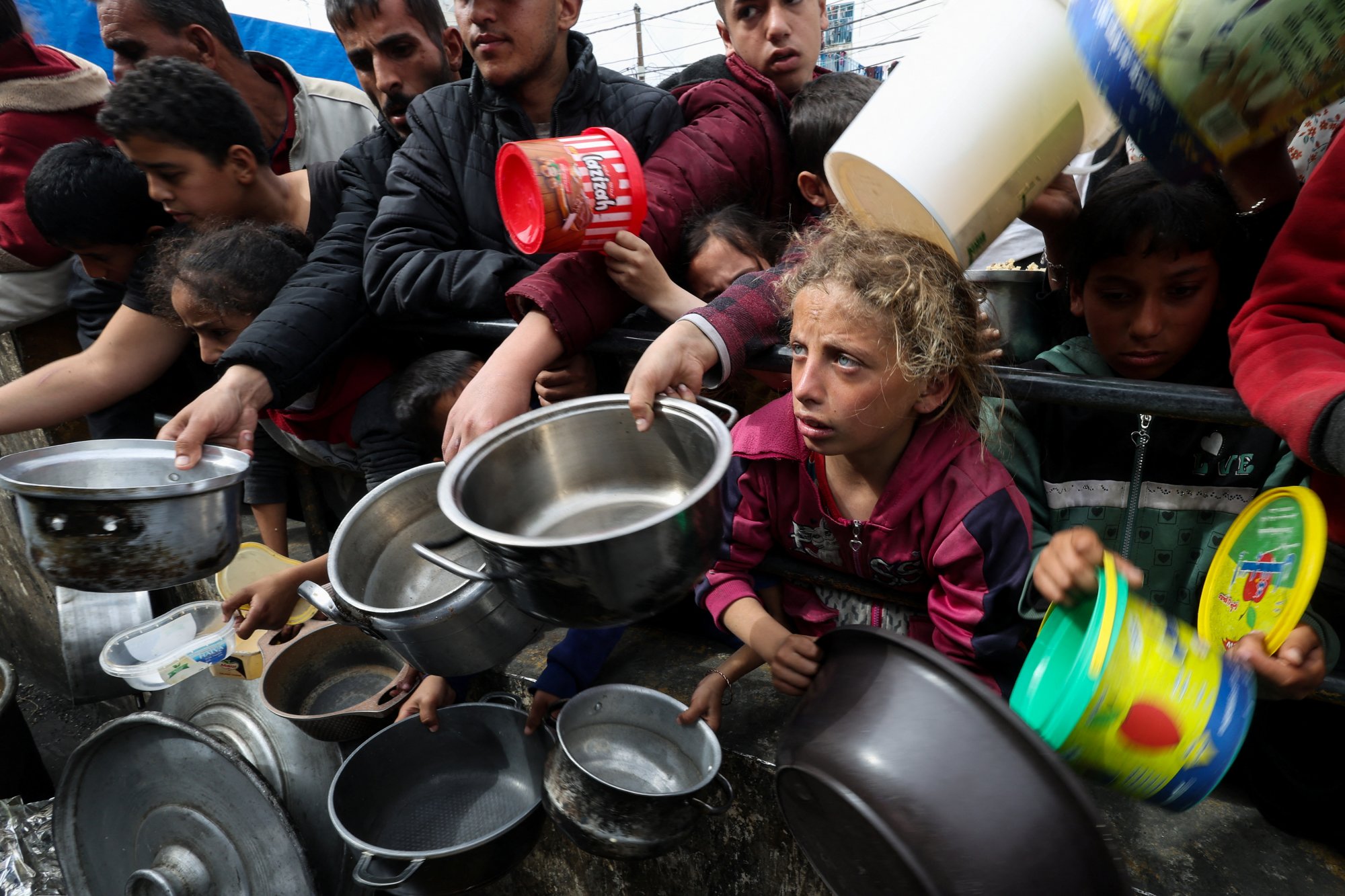 Γάζα: Οχηματοπομπή με 200 τόνους τροφίμων λεηλατήθηκε από ένα «απεγνωσμένο πλήθος»