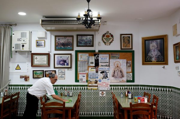 Γερμανία: Δύσκολες εποχές για τα εστιατόρια – Λουκέτο έβαλε 1 στα 10