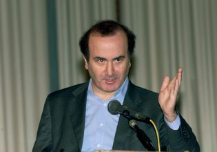 Πέθανε το ιστορικό στέλεχος του ΠΑΣΟΚ Μιχάλης Χαραλαμπίδης