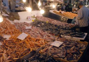 «Καλάθι της Σαρακοστής»: Σε ισχύ από σήμερα και έως τις 4 Μαΐου – Ποια προϊόντα περιλαμβάνει