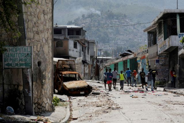 Αϊτή: Οπλισμένες συμμορίες εξαπλώνουν τον έλεγχό τους στην πρωτεύουσα Πορτ-ο-Πρενς