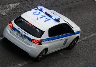 Θεσσαλονίκη: Σύλληψη μετά από καταδίωξη 30χρονου για παράνομη μεταφορά αλλοδαπών