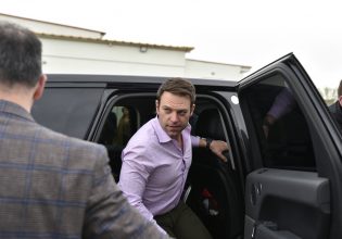 Κασσελάκης στηρίζει Δούκα: Δέχεται ανέντιμη επίθεση από «πληρωμένα πιστόλια»