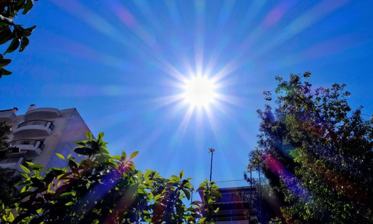 Καιρός: Νέο ρεκόρ υψηλότερης θερμοκρασίας τον Μάρτιο – Τους 30 βαθμούς άγγιξε το θερμόμετρο