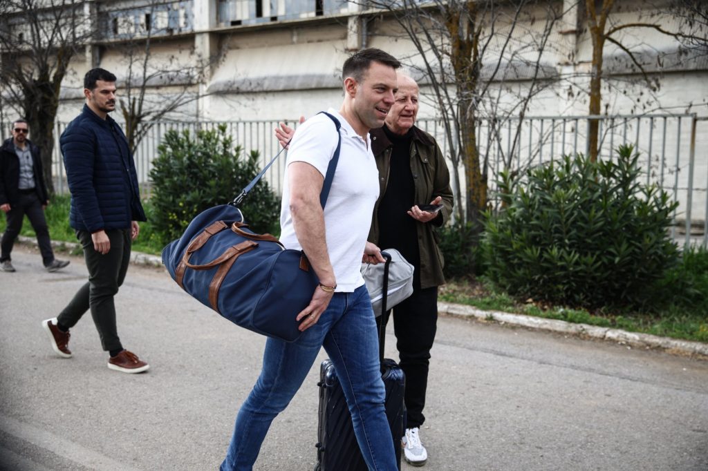 Στέφανος Κασσελάκης: Πρώτη νύχτα στο στρατό και το TikTok «φυλάει σκοπιά»