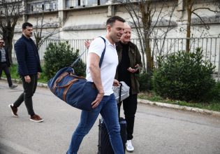 Στέφανος Κασσελάκης: Πρώτη νύχτα στο στρατό και το TikTok «φυλάει σκοπιά»