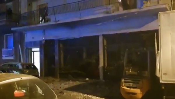 Καλλιθέα: Βίντεο ντοκουμέντο από την έκρηξη σε κάβα – «Είχαν ξαναβάλει βόμβα» λέει κάτοικος της περιοχής