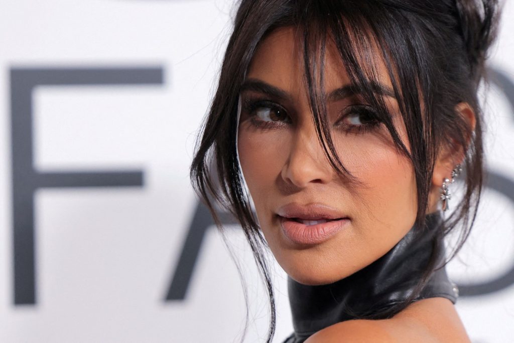 Η Κιμ Καρντάσιαν τρολάρει την Κέιτ Μίντλετον με μια φωτογραφία