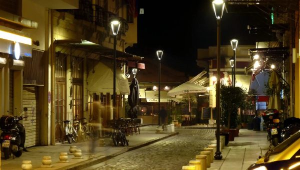 Θεσσαλονίκη: Καταδίκες για πυροβολισμούς στα Λαδάδικα – Τραυματίστηκε πορτιέρης μετά από «πόρτα»