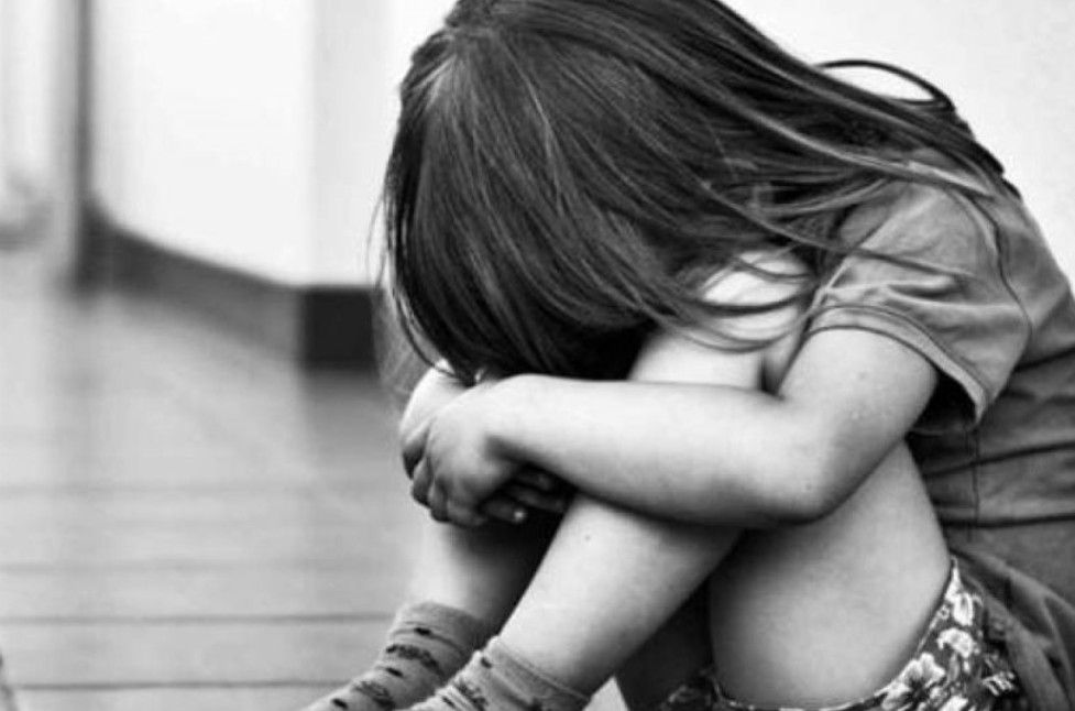 Λάρισα: Αρνείται τα πάντα ο γιατρός που κατηγορείται για ασέλγεια στην 3χρονη κόρη του - Τι ισχυρίζεται