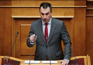 Νέα Αριστερά: Ο Κυριάκος Μητσοτάκης προσέβαλε τους συγγενείς των θυμάτων των Τεμπών