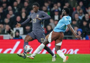 H Αγγλία έχει τον δικό της… Καντέ – Ο Μέινου είναι το κομμάτι που έλειπε από τα «Τρία Λιοντάρια» (pics, vid)