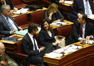 «Τσουνάμι» στο Μαξίμου από το «Newsletter Gate» – Κατατέθηκε η πρώτη αγωγή κατά του Ελληνικού Δημοσίου