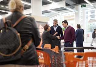 PM Mitsotakis Pays Visit to Supermarket Amid Fight on High Prices