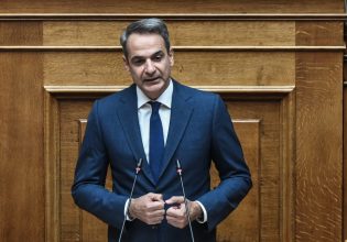 Πρόταση δυσπιστίας: Σε πολύ υψηλούς τόνους η πολιτική αντιπαράθεση