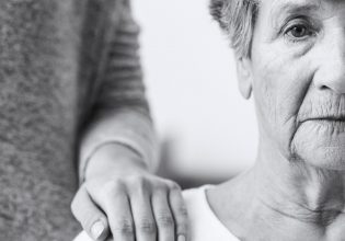 Αν ξεχνάς ονόματα ή που έβαλες τα κλειδιά μην ανησυχείς – Τι εξηγεί ειδικός στο Πανεπιστήμιο της Καλιφόρνια