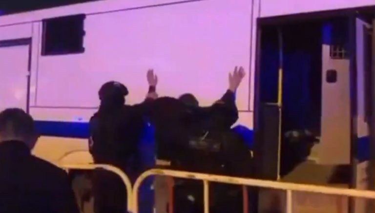 Μόσχα: Ανθρωποκυνηγητό για τους ένοπλους δράστες του μακελειού – Μία σύλληψη