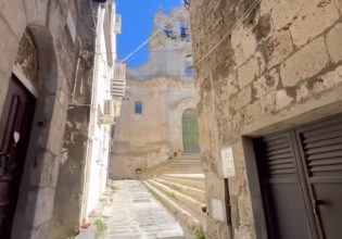 Πώς μεταμορφώθηκε η πόλη που έδινε σπίτια για 1 ευρώ