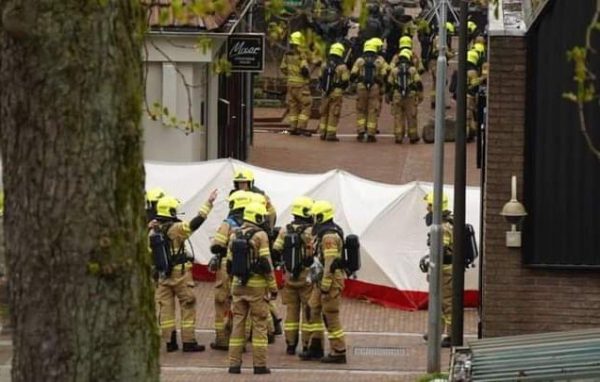 Συναγερμός στην Ολλανδία – Άνδρας με εκρηκτικά κρατά ομήρους σε μπαρ