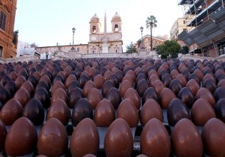 Σοκολάτα: Τα πασχαλινά αυγά είναι πιο ακριβά φέτος – Η κλιματική αλλαγή πλήττει τις καλλιέργειες