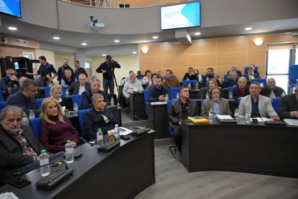Θεσσαλία: Ένταση στο Περιφερειακό Συμβούλιο για τα Τέμπη –  Απαντήσεις κλήθηκε να δώσει ο Κώστας Αγοραστός