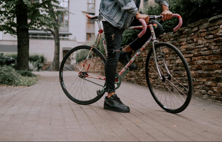 Κατερίνη: Χειροπέδες σε διαρρήκτη που κυκλοφορούσε με ποδήλατο για να μην κινεί υποψίες