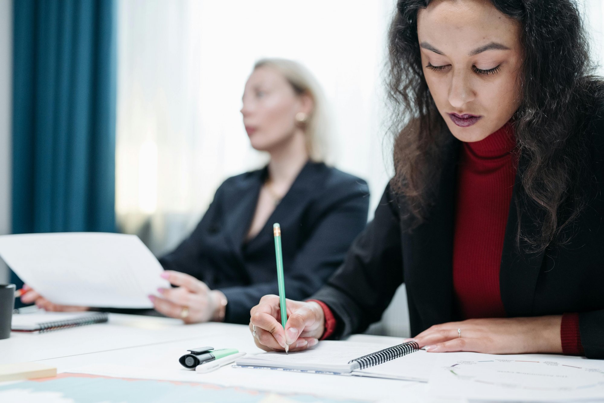 Imposter syndrome σημαίνει πως το 75% των γυναικών σε ηγετικούς ρόλους νιώθει πως δεν αξίζει τη θέση του