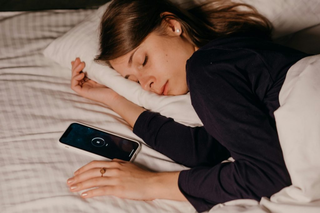 Τέσσερα apps για να βελτιώσουμε τον ύπνο μας με τη βοήθεια της τεχνολογίας