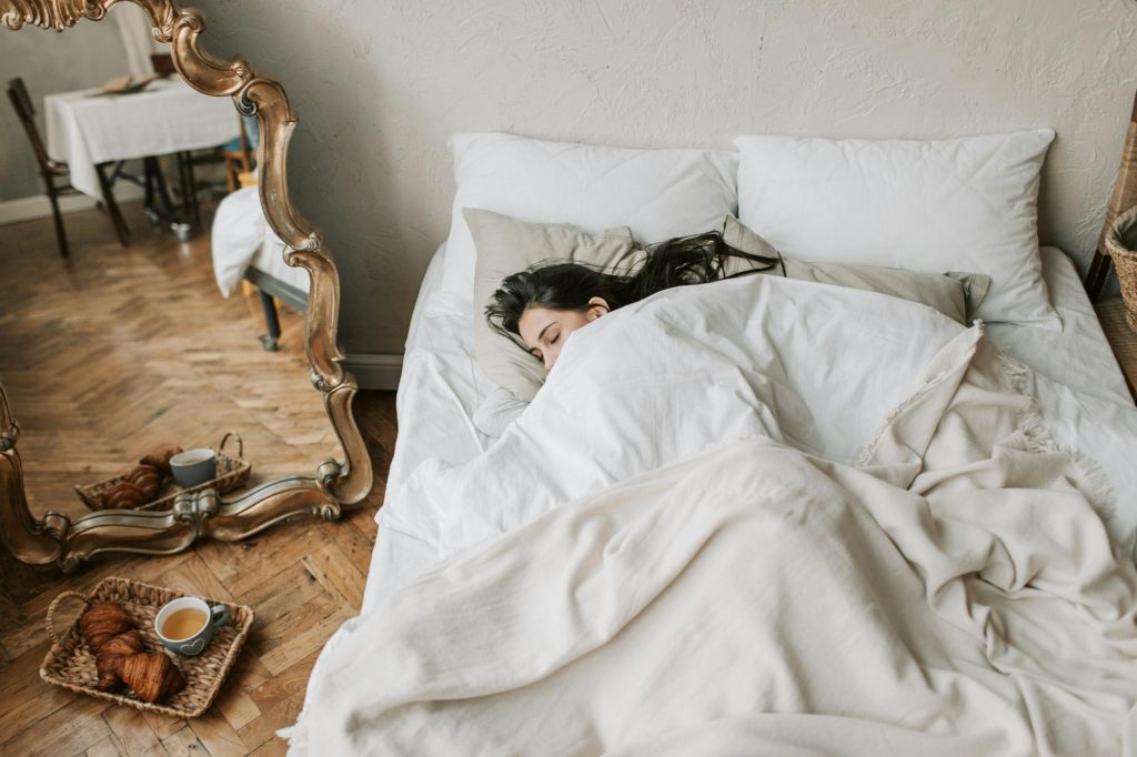 Συμβουλές που μας βοηθούν να απολαμβάνουμε έναν ποιοτικό, ξεκούραστο ύπνο