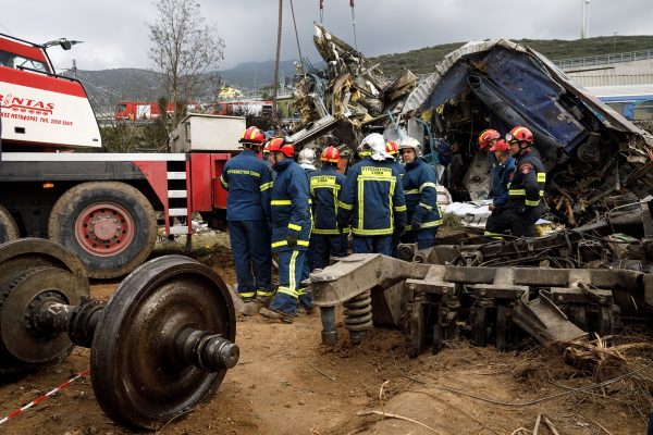 Τέμπη: Χημικό έλεγχο στο χώμα που μεταφέρθηκε από τον τόπο της τραγωδίας διέταξε ο Εφέτης Ανακριτής