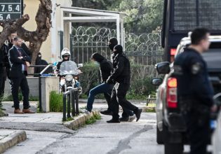 Τρομοκρατία: Στην Ευελπίδων για να απολογηθούν οι 10 συλληφθέντες της «Σύμπραξης Εκδίκησης»