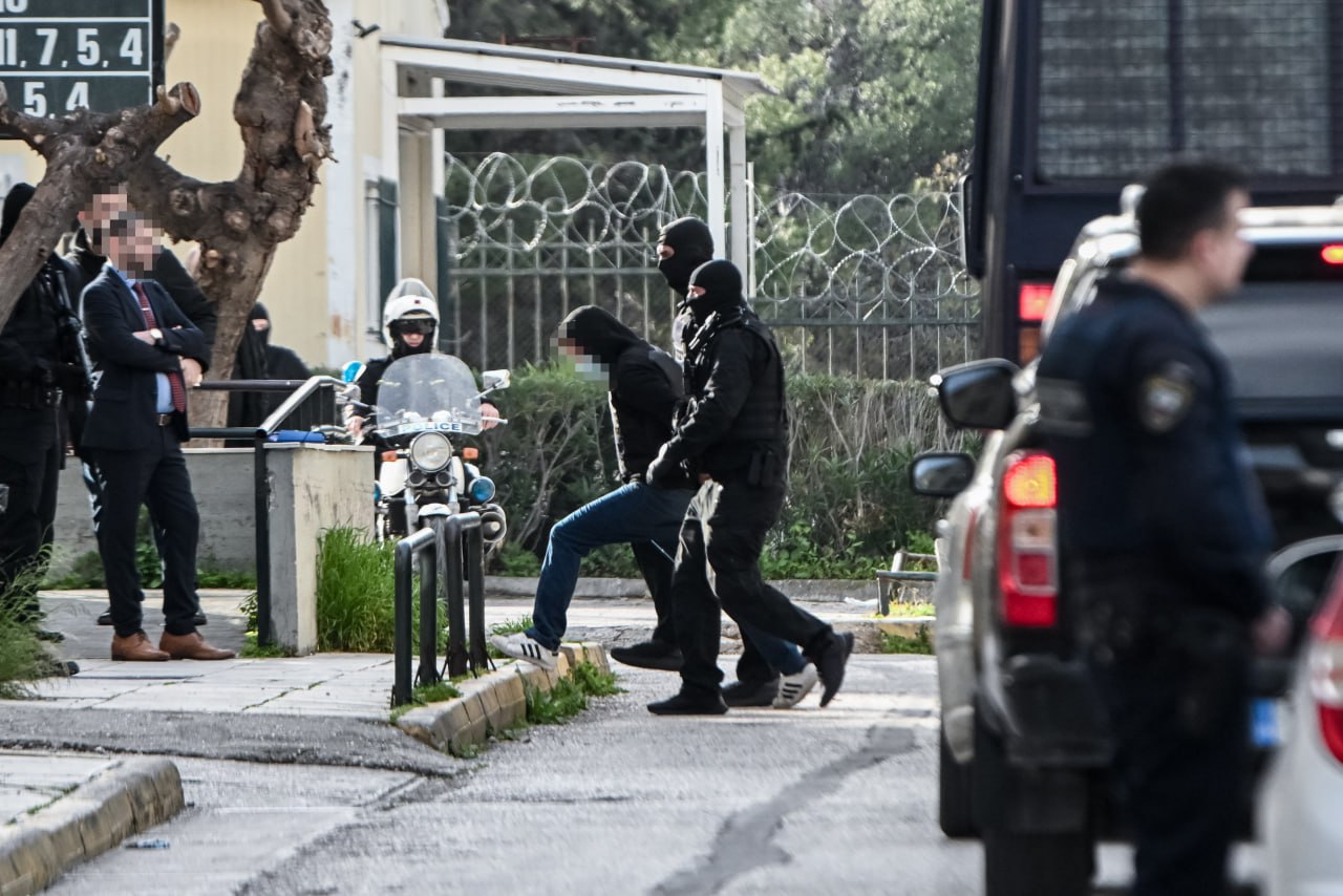 Τρομοκρατία: Στην Ευελπίδων για να απολογηθούν οι συλληφθέντες της «Σύμπραξης Εκδίκησης»