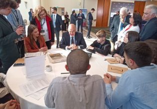 Οι μαθητές της Ορεστιάδας ανακρίνουν τον Δένδια: Η χώρα τα τελευταία χρόνια αντιμετώπισε απειλή δήλωσε ο υπουργός