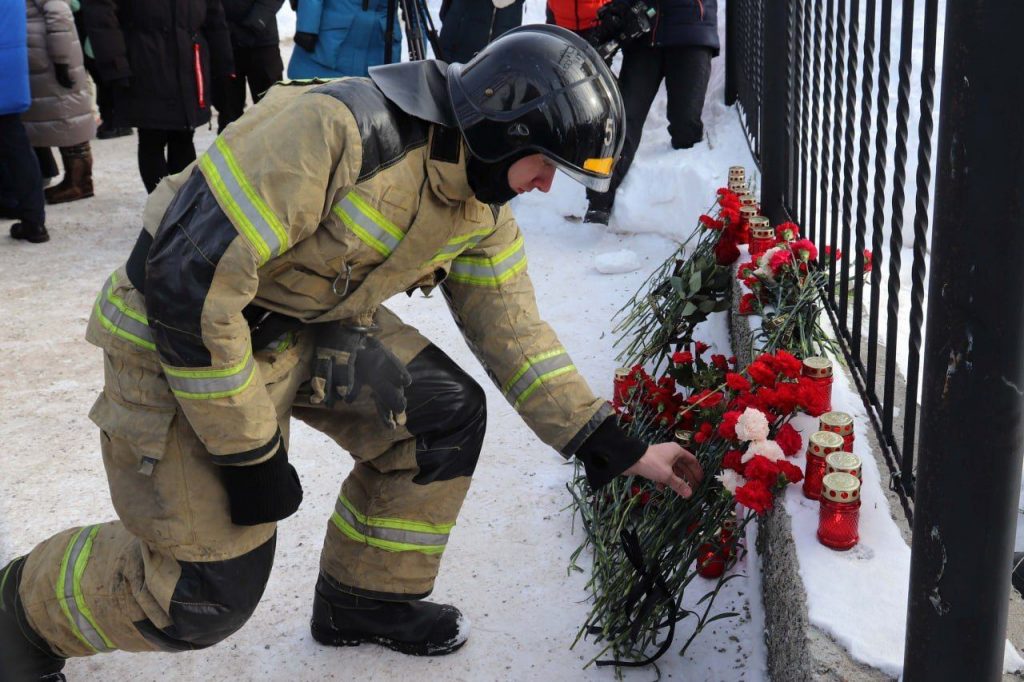 Μόσχα: Η επομένη του μακελειού στη Ρωσία – Σοκαρισμένη η χώρα θρηνεί τα δεκάδες θύματα
