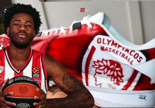 Τα «ερυθρόλευκα» παπούτσια του Μόουζες Ράιτ (pics)