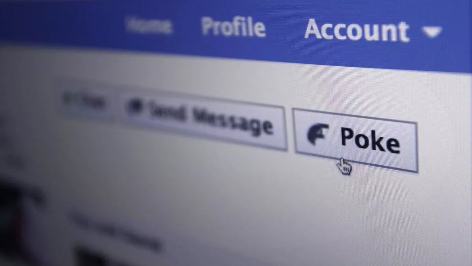Η πιο «εκνευριστική» λειτουργία του Facebook επιστρέφει