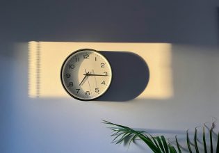 Ποιος είναι ο λόγος που η ώρα αλλάζει πάντα την Κυριακή