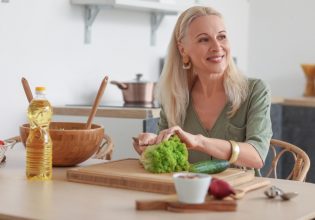 Τι πρέπει να τρώτε για να μην πάρετε κιλά μεγαλώνοντας