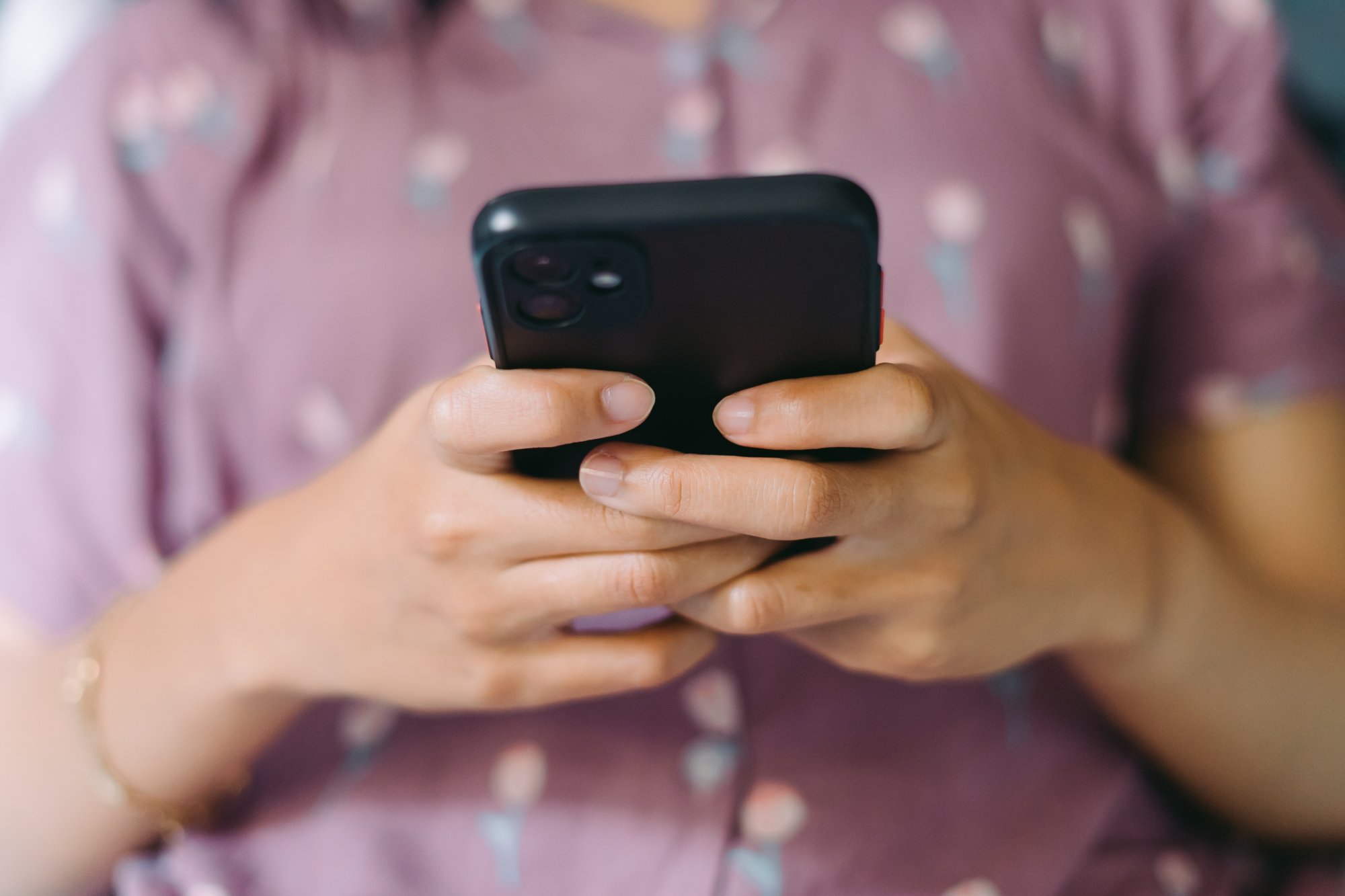 Apple: Η μεγάλη αλλαγή που ετοιμάζει στις οθόνες των iPhone