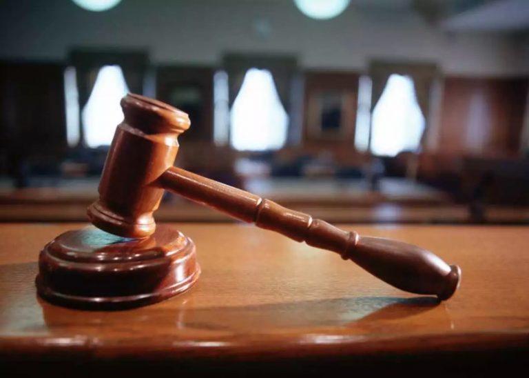 Συνταξιούχοι εργαζόμενοι: Δικαστική απόφαση-κόλαφος στην κυβέρνηση για το θέμα που είχε αναδείξει το in